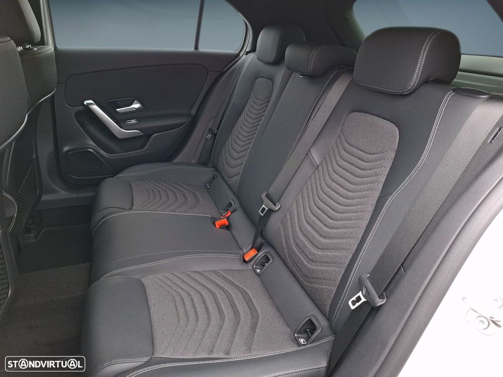 Mercedes-Benz a-180 d - 14