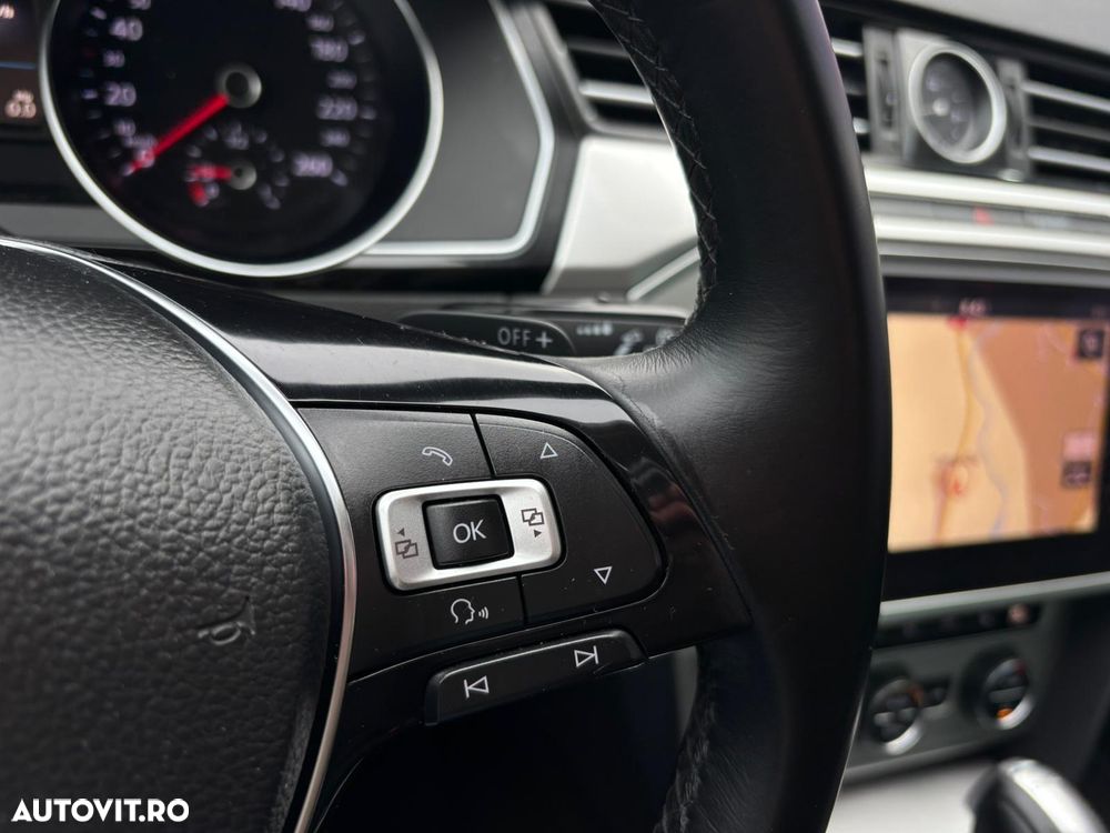Volkswagen Passat - 12