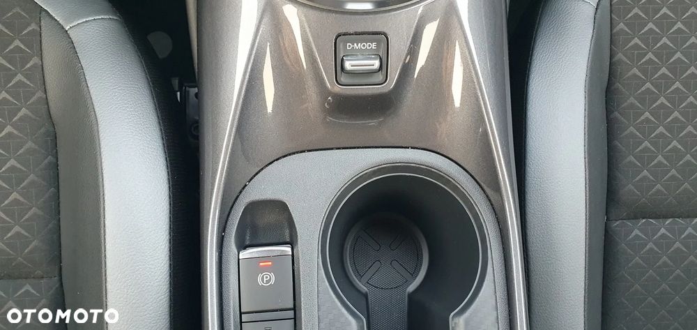 Nissan Juke 1.6 4AMT Premiere Edition - 27
