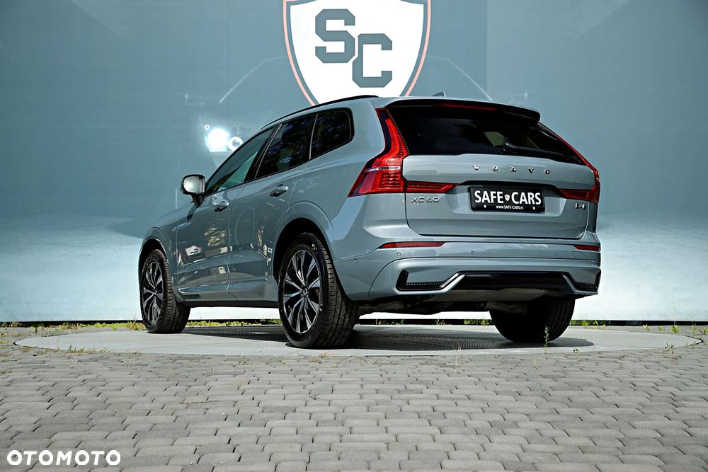 Volvo XC 60 B4 D AWD Plus Dark - 8