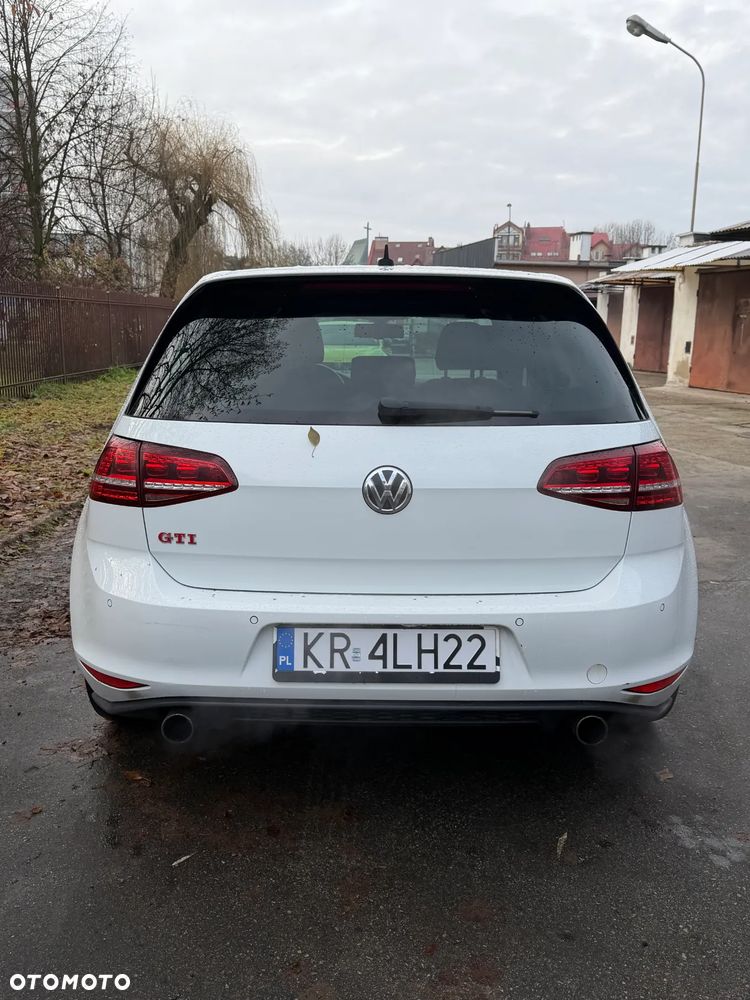 Volkswagen Golf - 5