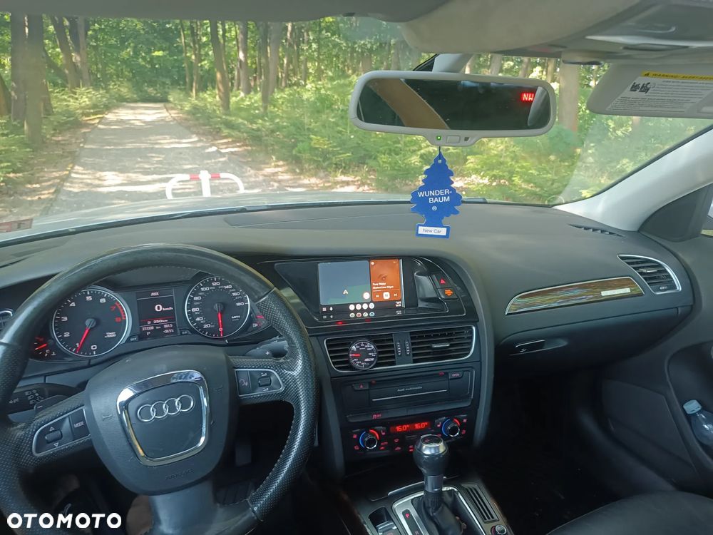 Audi A4 Limousine - 8