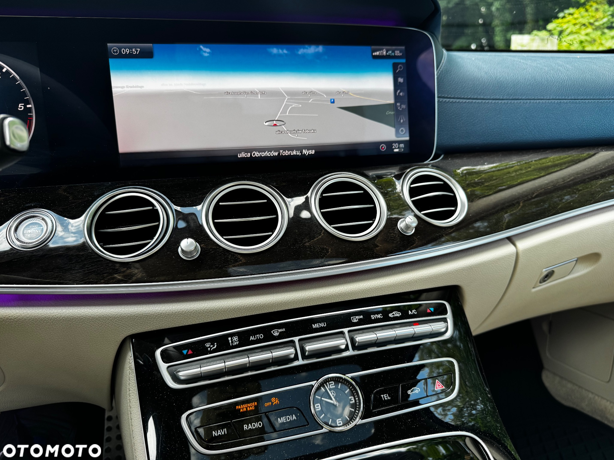 Mercedes-Benz Klasa E 220 d 4Matic T All-Terrain 9G-TRONIC Exclusive - 11