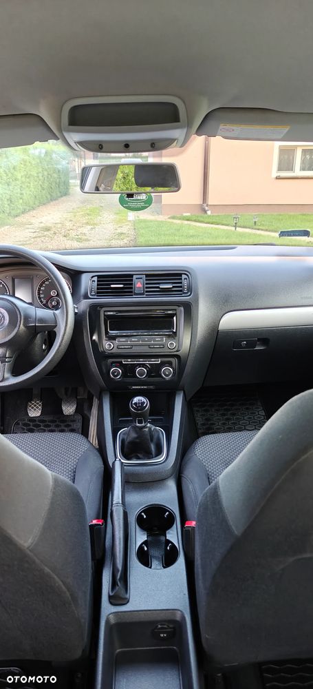 Volkswagen Jetta 1.6 TDI Trendline - 4
