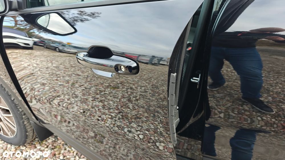 Ford Kuga 2.5 Duratec FHEV TITANIUM - 12