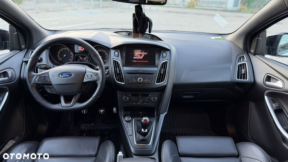 Ford Focus 2.0 EcoBoost ST - 8