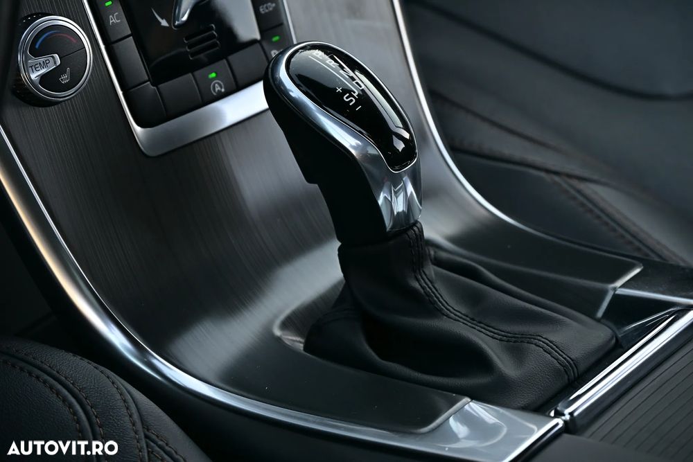 Volvo XC 60 D4 Geartronic Summum - 10