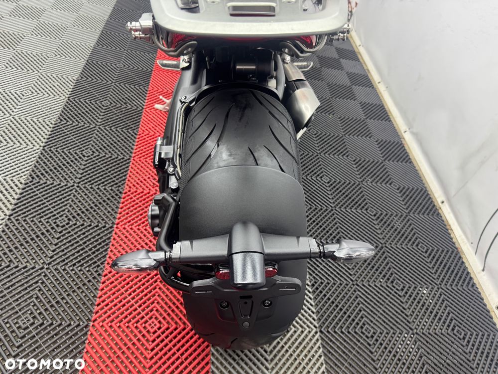 Triumph Rocket - 20