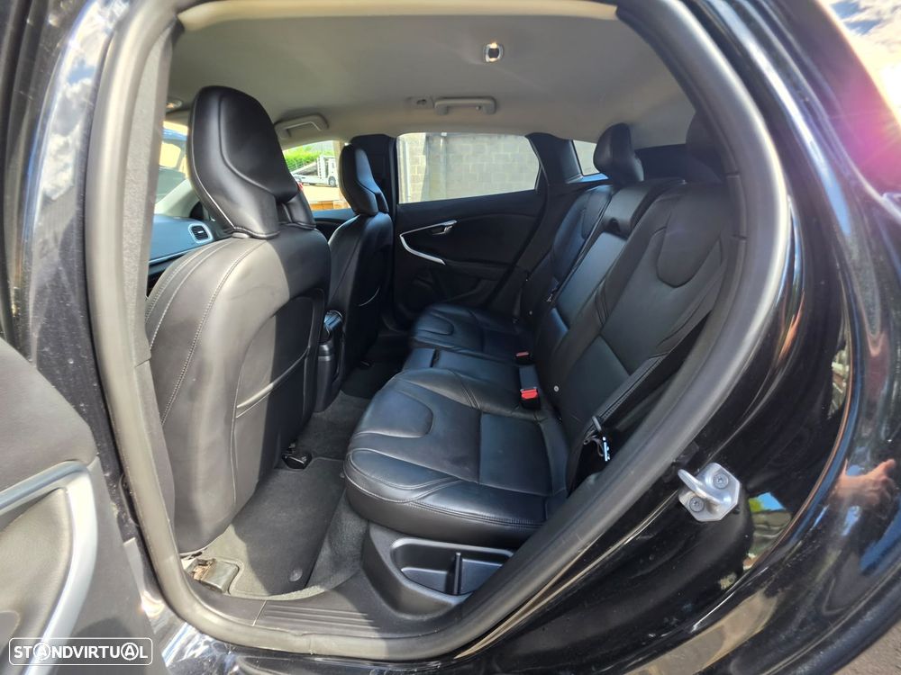 Volvo V40 D4 Summum - 17