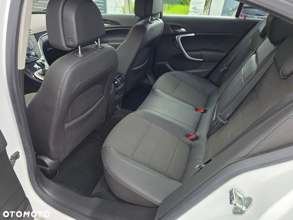 Opel Insignia 2.0 Turbo - 10