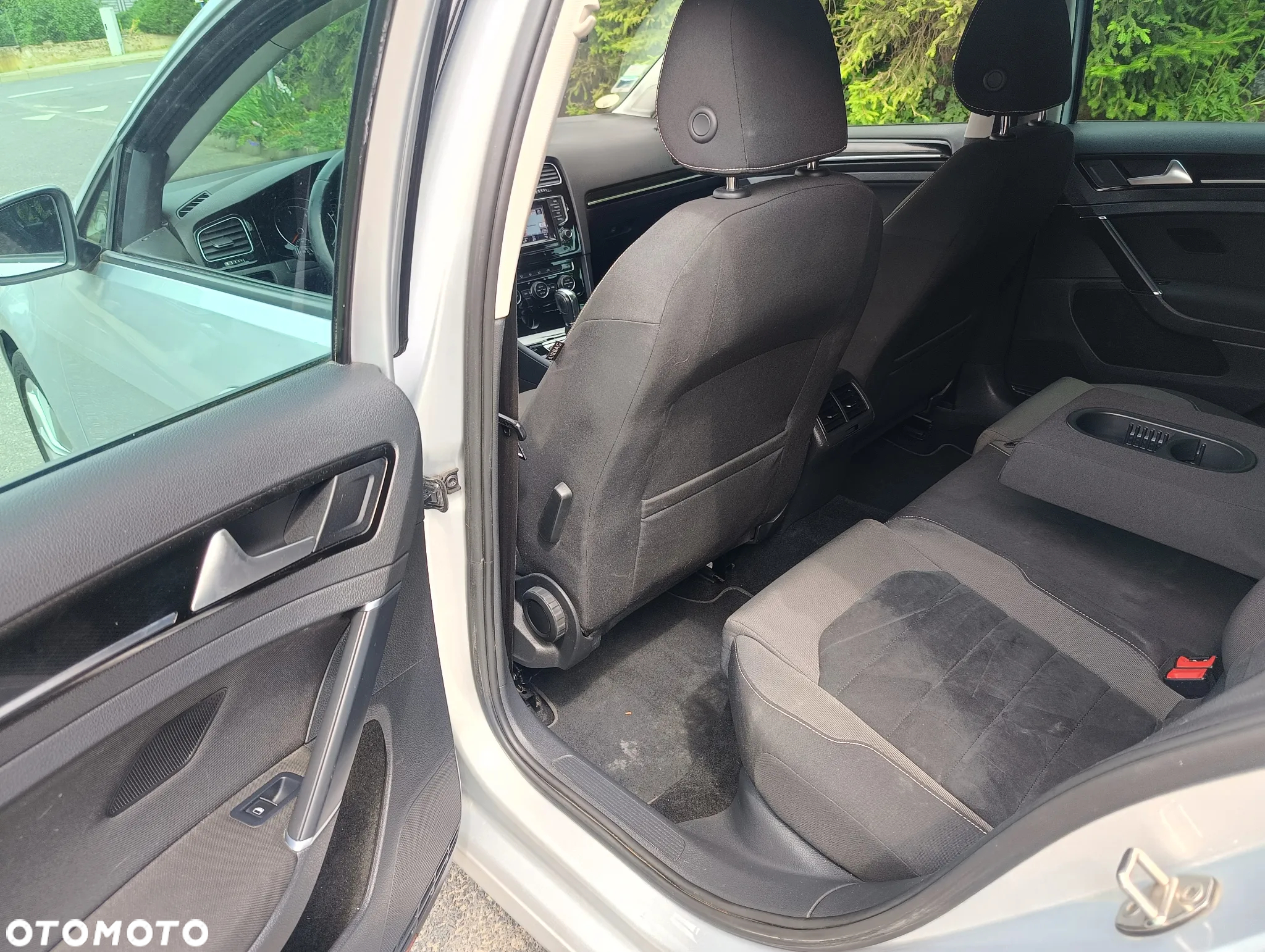 Volkswagen Golf 1.6 TDI BlueMotion Technology DSG Comfortline - 8