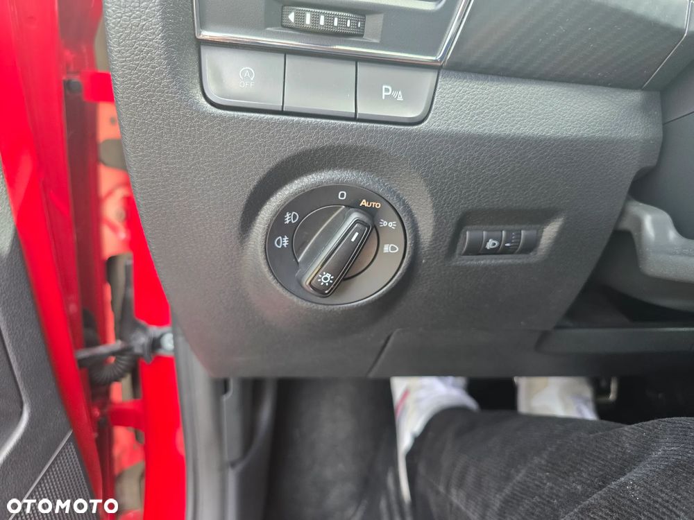 Skoda Fabia 1.0 TSI Monte Carlo - 34