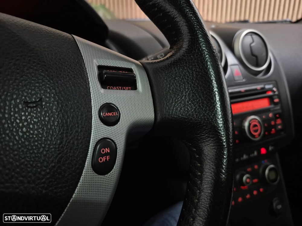 Nissan Qashqai 1.5 dCi Tekna Premium Pele Preta 17 - 28