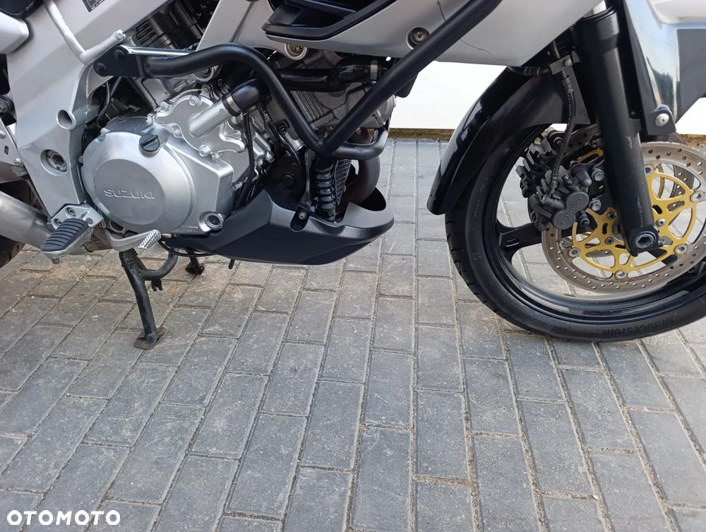 Suzuki V-STROM - 28