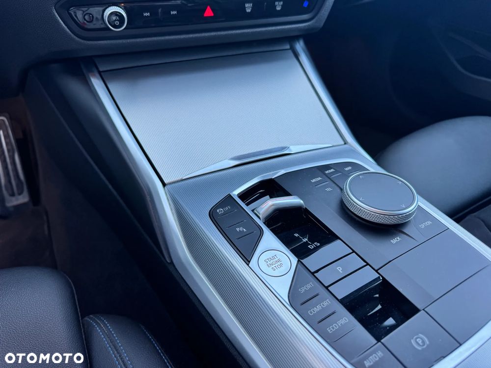BMW Seria 3 320d xDrive MHEV M Sport sport - 28