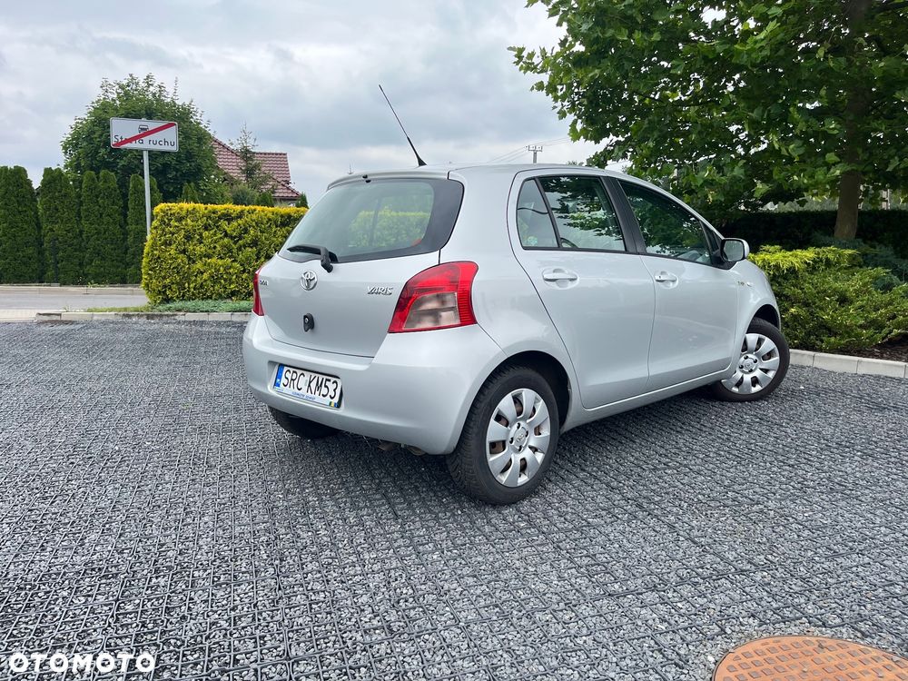 Toyota Yaris 1.3 Sol - 4