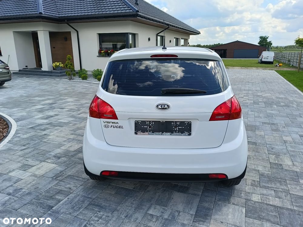 Kia Venga - 4
