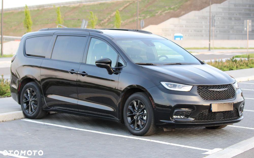 Chrysler Pacifica - 19