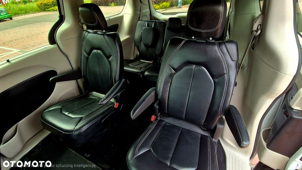 Chrysler Pacifica - 9