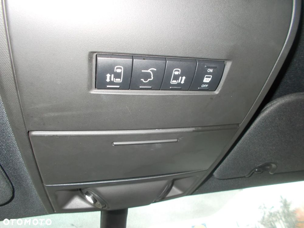 Chrysler Town & Country 3.6 Touring - 9