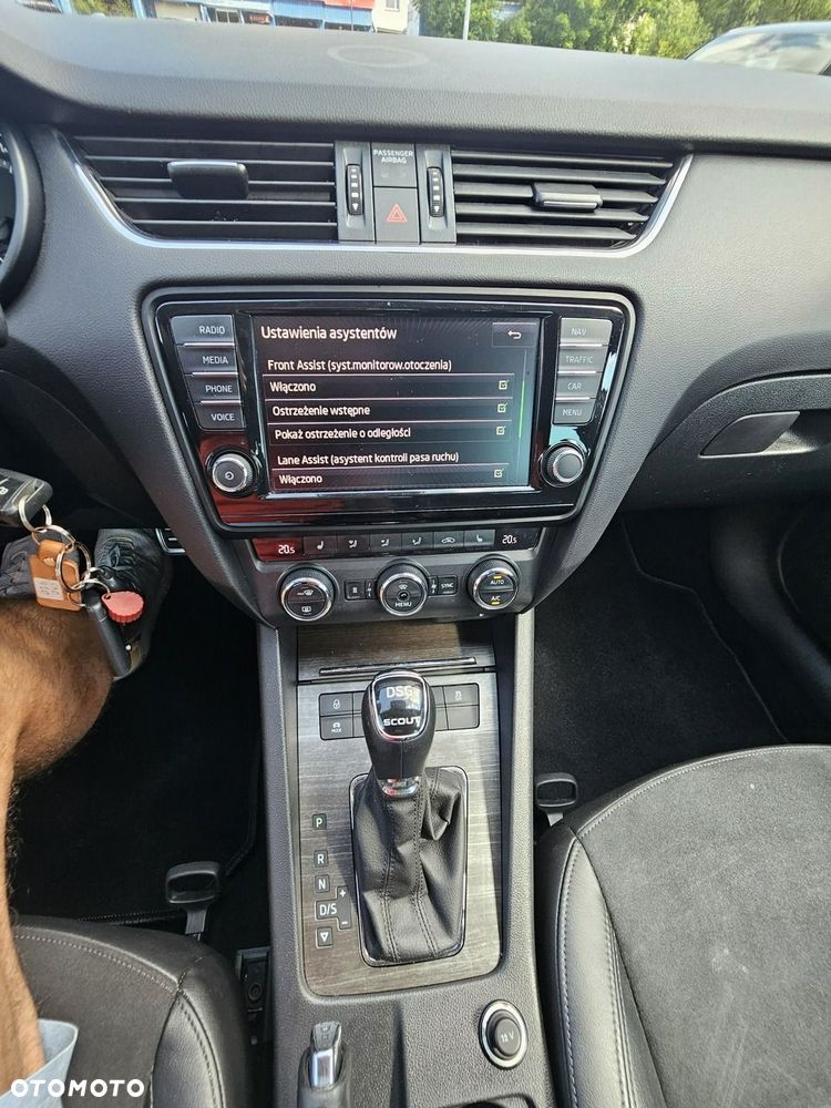 Skoda Octavia 2.0 TDI 4x4 DSG Scout - 25