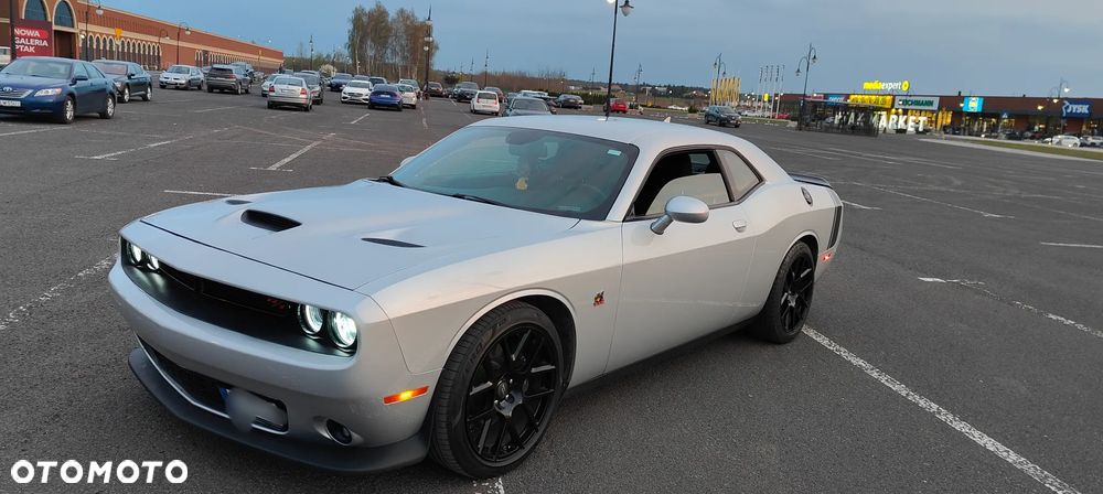 Dodge Challenger - 35