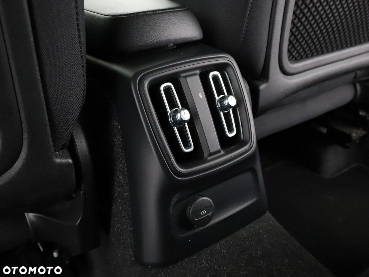 Volvo XC 40 T4 Recharge DKG Inscription Expression - 39