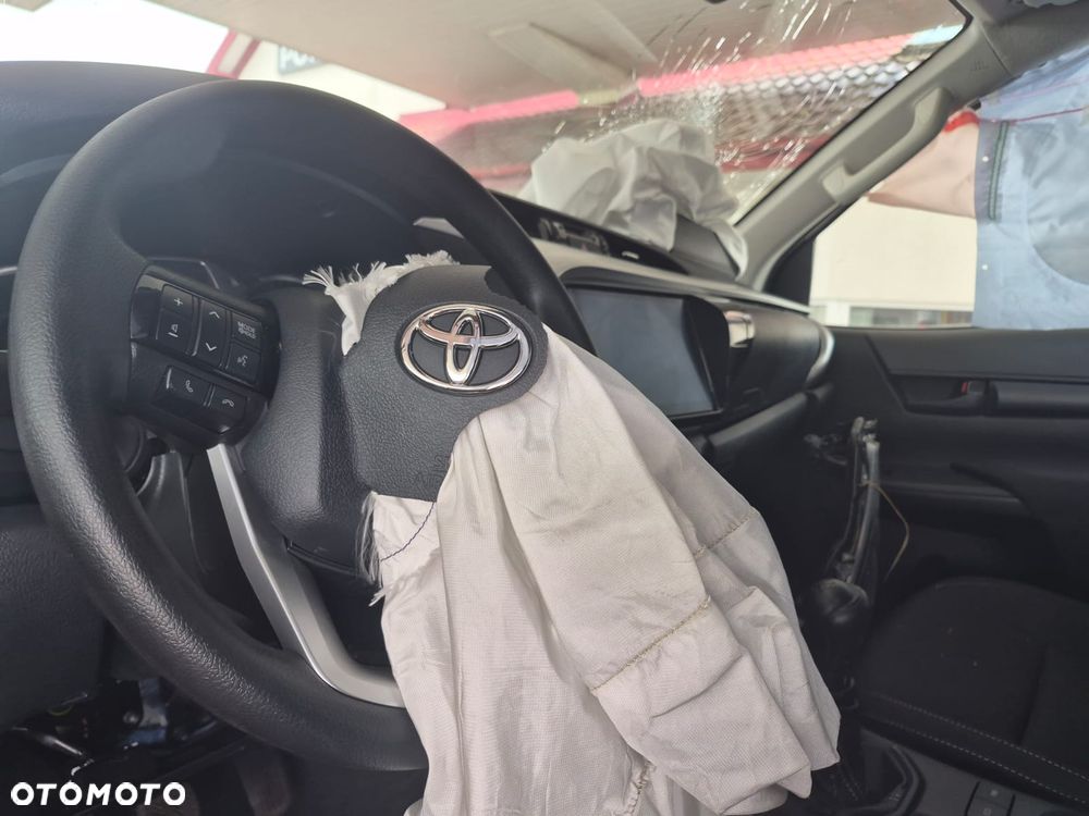 Toyota Hilux 2.8 D-4D Double Cab SR5 4x4 - 6