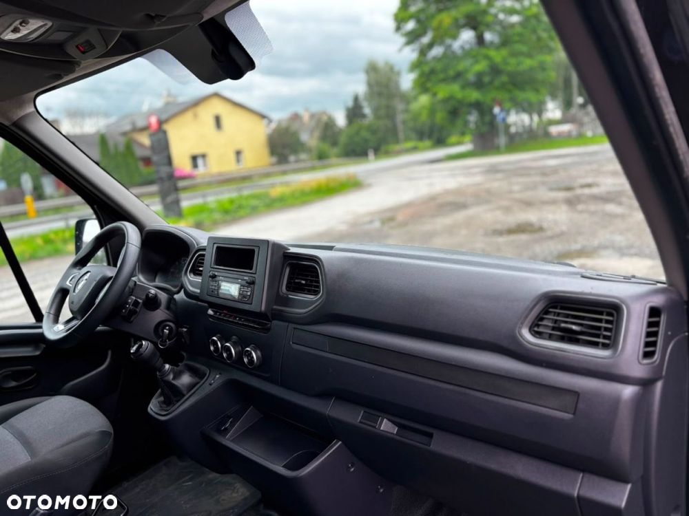 Renault Master Furgon Blaszak L3H3 - 16