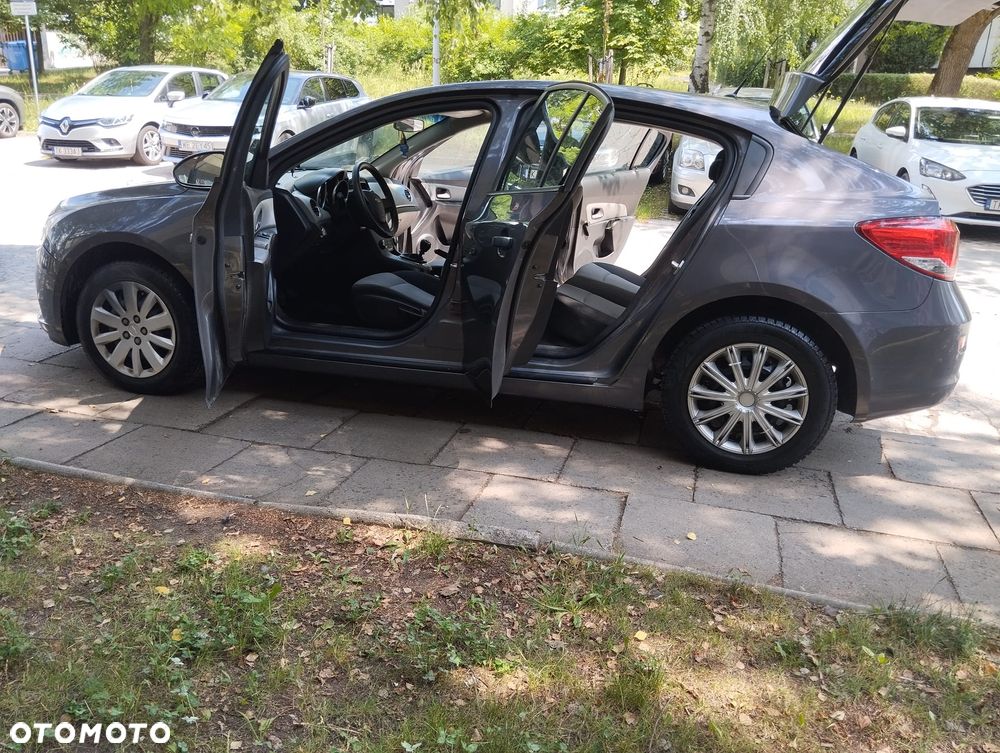 Chevrolet Cruze - 22