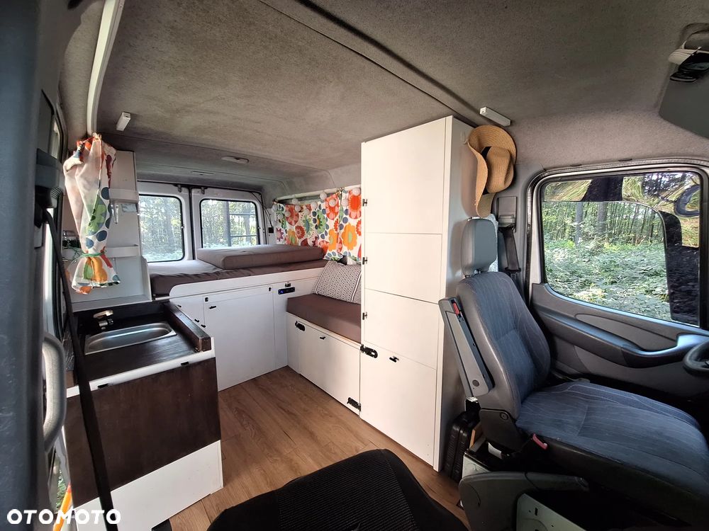 Mercedes-Benz Sprinter - 6