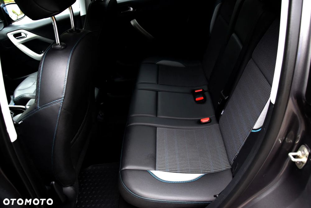 Peugeot 2008 1.2 Pure Tech Allure S&S - 17