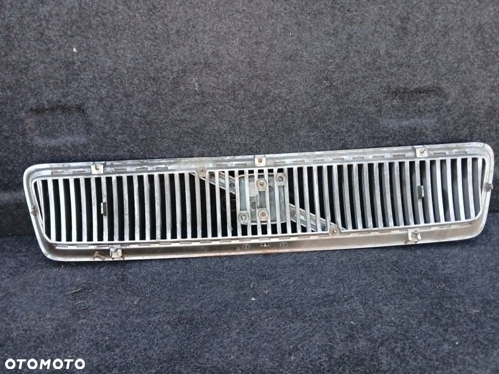 Volvo V40 Grill - 5