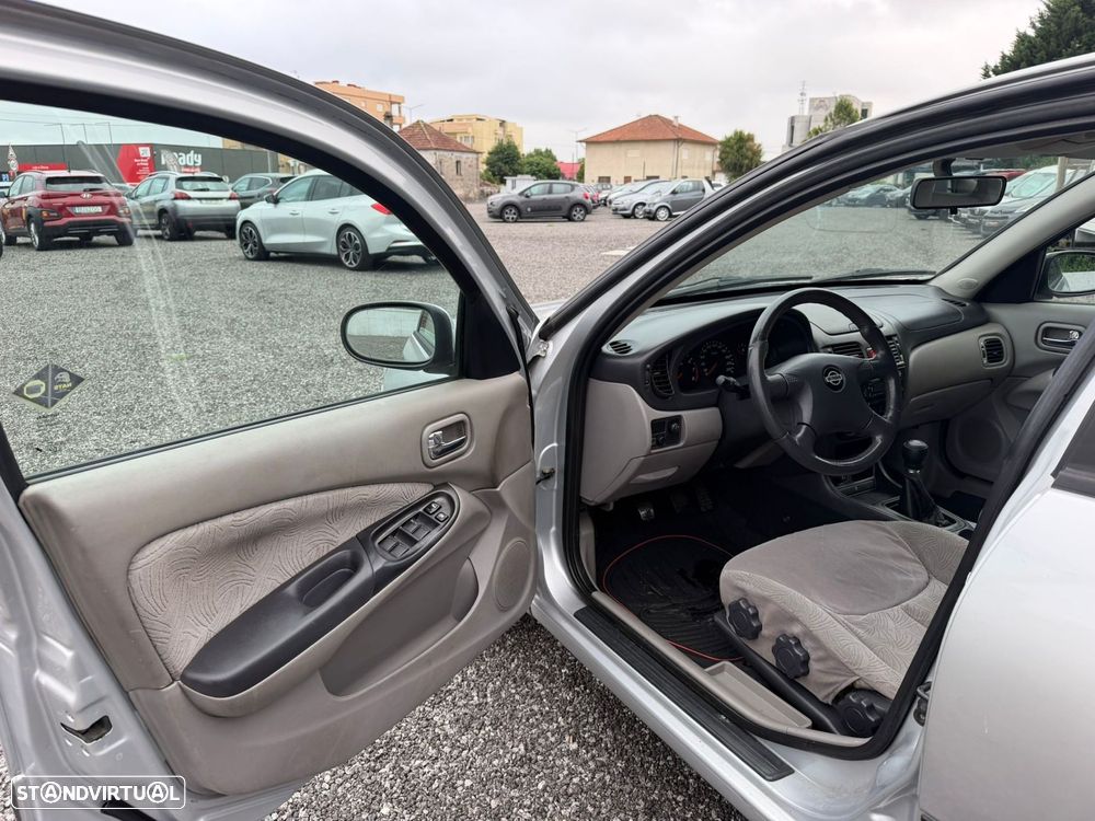 Nissan Almera 1.5 Sport - 16