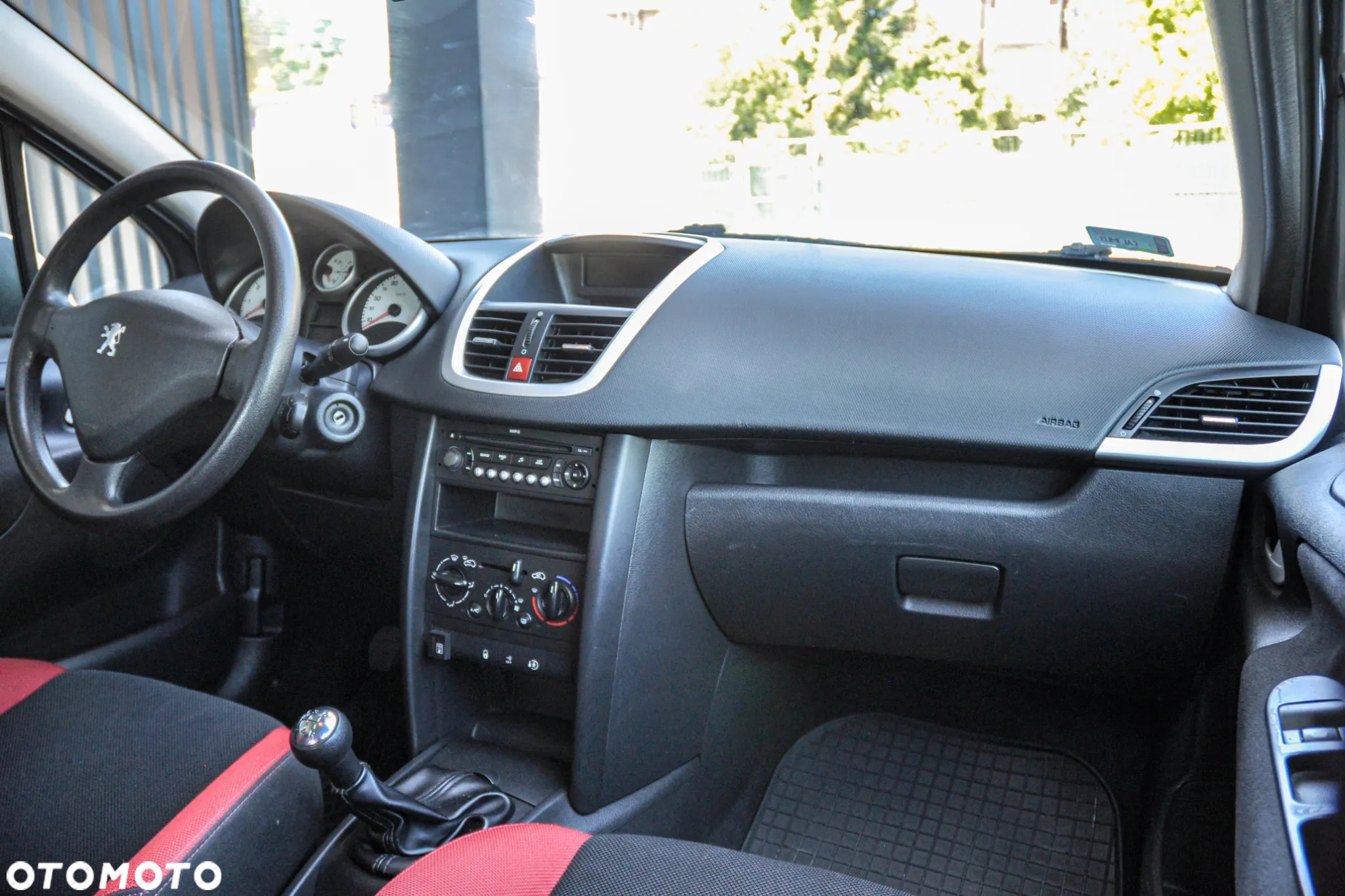 Peugeot 207 - 10