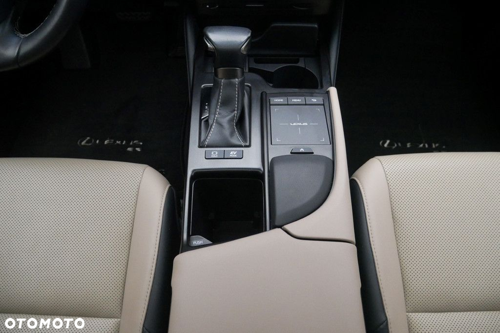 Lexus ES - 11