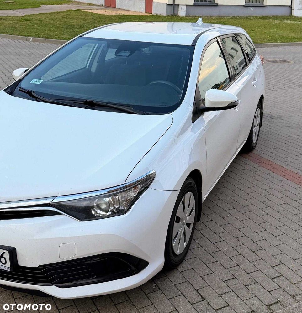 Toyota Auris - 5