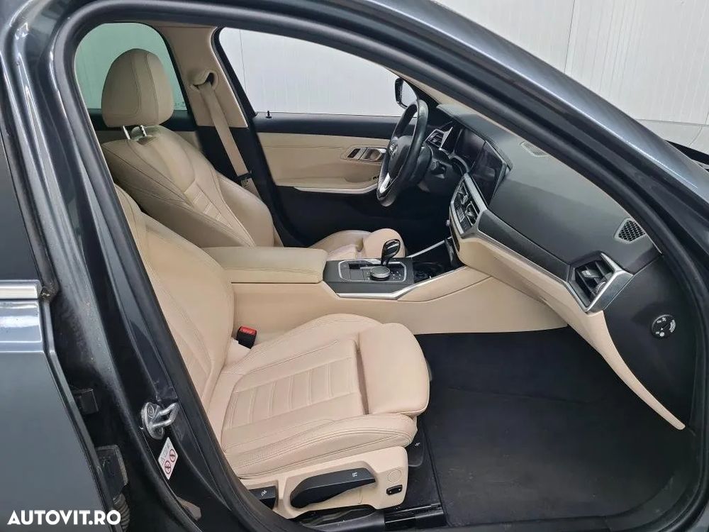BMW Seria 3 320i Aut. Luxury Line - 6