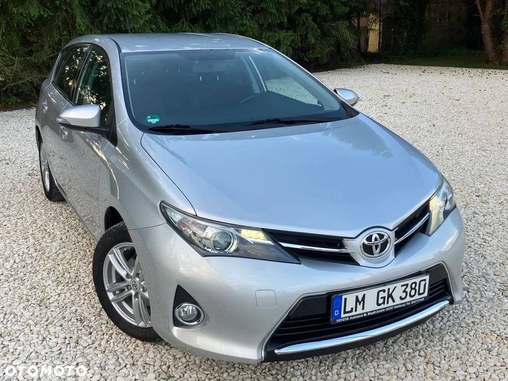 Toyota Auris 1.6 Prestige - 19