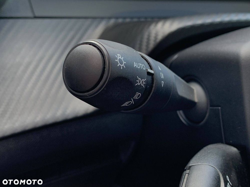 Peugeot 208 1.2 PureTech Active S&S - 23