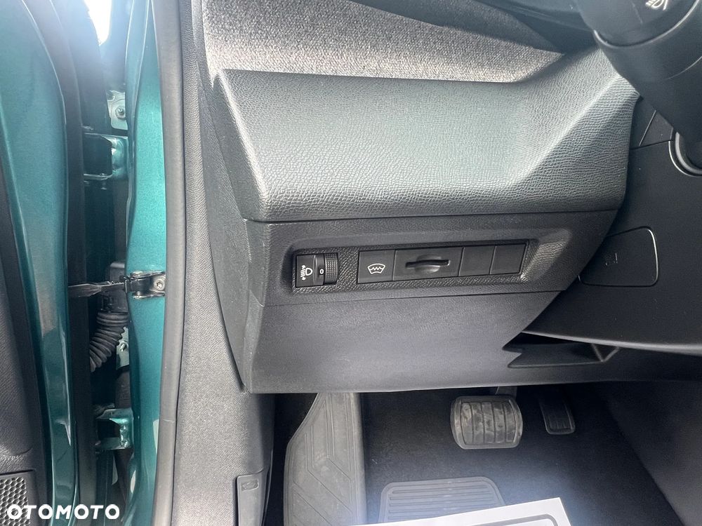 Peugeot 308 1.5 BlueHDi Allure S&S EAT8 - 19