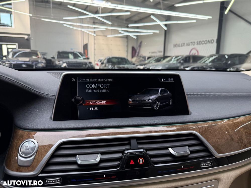 BMW Seria 7 740e iPerformance - 24
