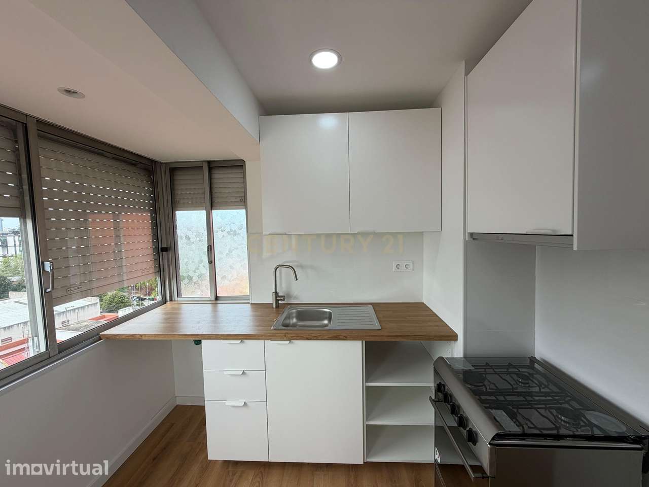 Apartamento T0+1  em Benfica, Lisboa com Vista Panorâmica. - Grande imagem: 2/12