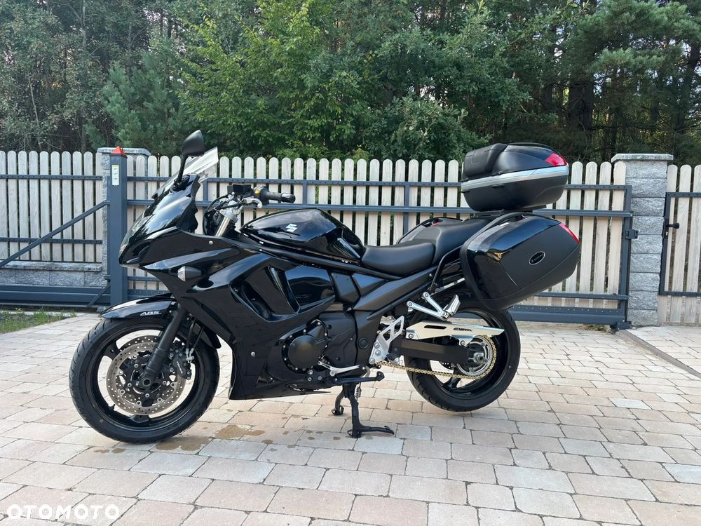 Suzuki GSX - 3