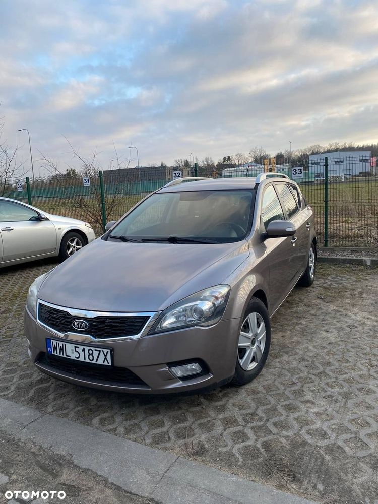Kia Ceed 1.6 Crdi Comfort - 1