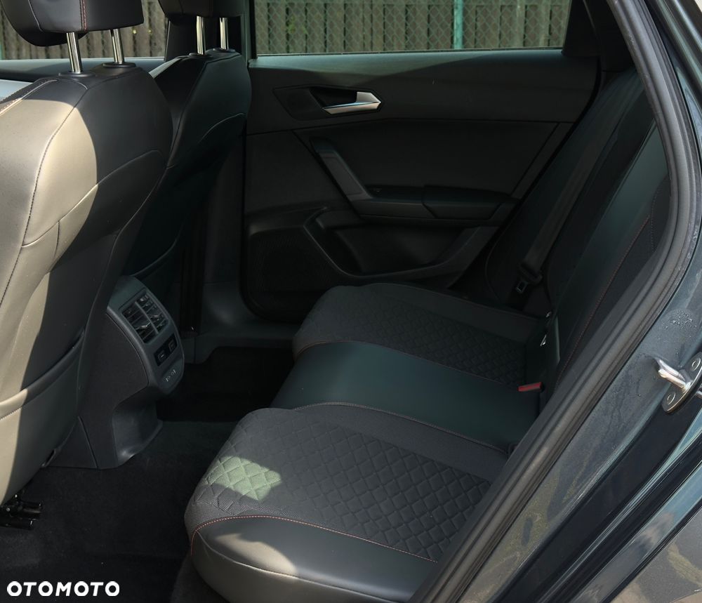 Seat Leon 1.5 eTSI OPF DSG FR Black Edition - 18