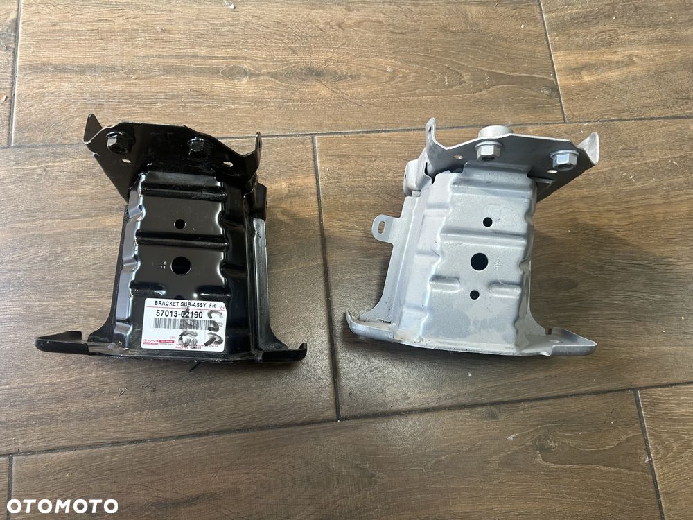 TOYOTA COROLLA XII E21 STREFA ZGNIOTU PR/LEW PRZOD ORG - 1