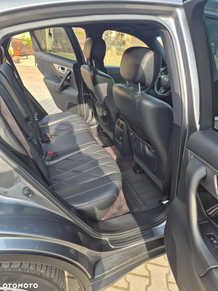 Infiniti Q70 3.7 S Premium - 8