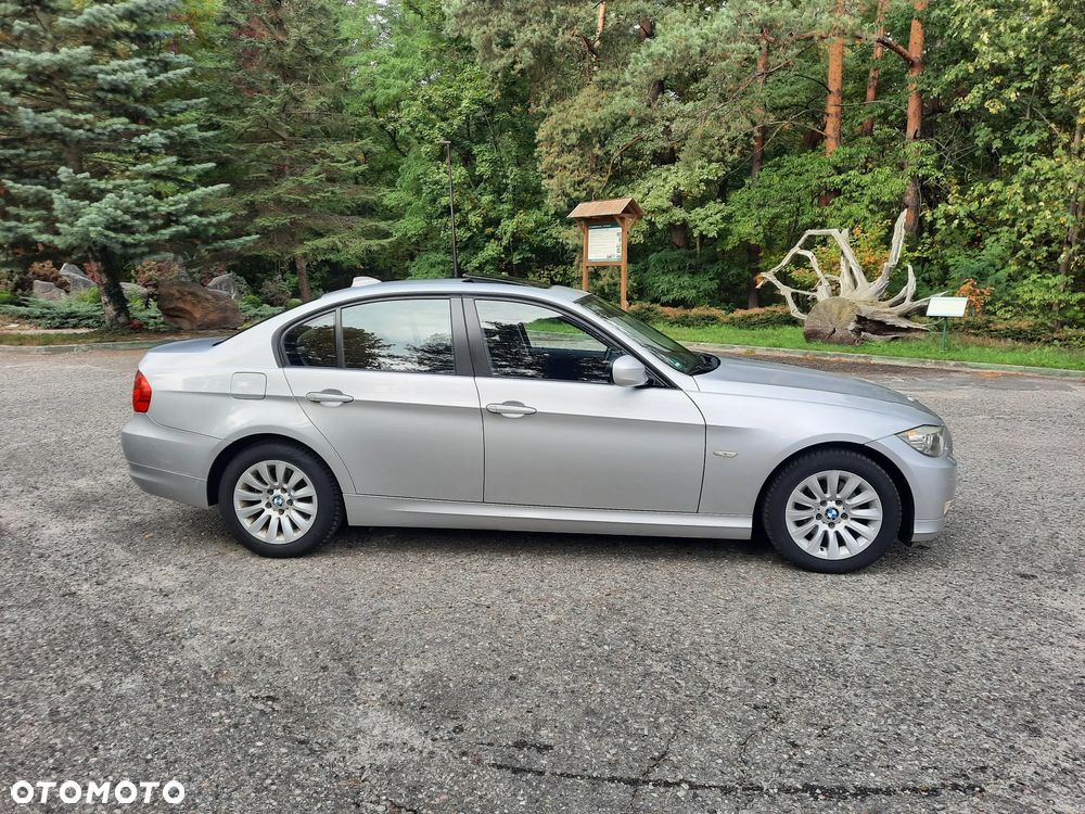 BMW Seria 3 320i Edition Exclusive - 12