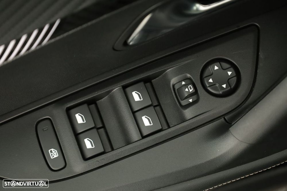 Peugeot 2008 1.2 PureTech Allure - 20